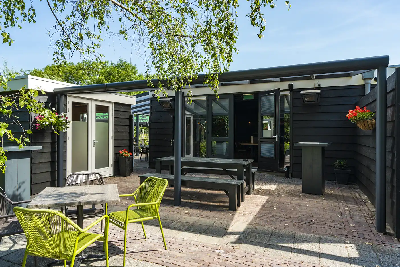 zadaszenie-tarasowe-nebbiolo-zrobtaras